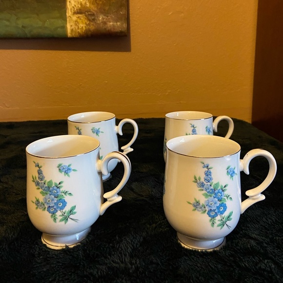 Porcelain mugs - Picture 5 of 13